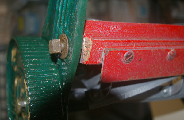 Qualcast E1 lawnmower - refitting the sole plate